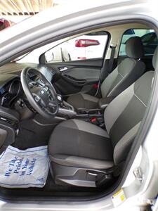 2014 Ford Focus SE - Photo 14 - Mesa, AZ 85202