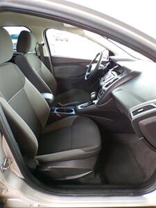 2014 Ford Focus SE - Photo 25 - Mesa, AZ 85202
