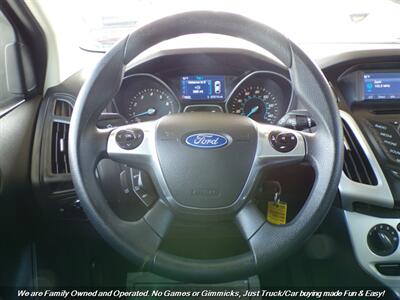 2014 Ford Focus SE - Photo 12 - Mesa, AZ 85202