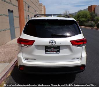 2019 Toyota Highlander XLE   - Photo 4 - Mesa, AZ 85202