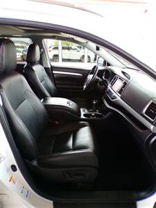 2019 Toyota Highlander XLE   - Photo 31 - Mesa, AZ 85202