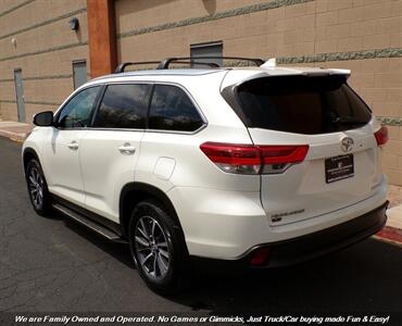 2019 Toyota Highlander XLE   - Photo 6 - Mesa, AZ 85202