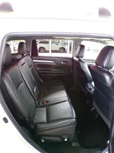 2019 Toyota Highlander XLE   - Photo 27 - Mesa, AZ 85202