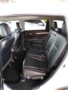 2019 Toyota Highlander XLE   - Photo 21 - Mesa, AZ 85202