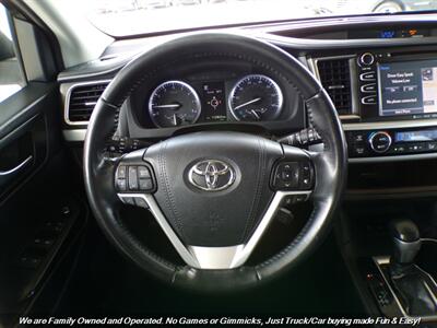 2019 Toyota Highlander XLE   - Photo 14 - Mesa, AZ 85202