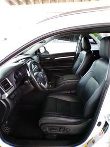 2019 Toyota Highlander XLE   - Photo 16 - Mesa, AZ 85202
