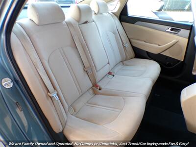 2017 Hyundai SONATA SE - Photo 21 - Mesa, AZ 85202