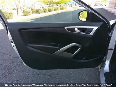 2017 Hyundai VELOSTER   - Photo 13 - Mesa, AZ 85202