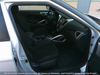 2017 Hyundai VELOSTER   - Photo 24 - Mesa, AZ 85202