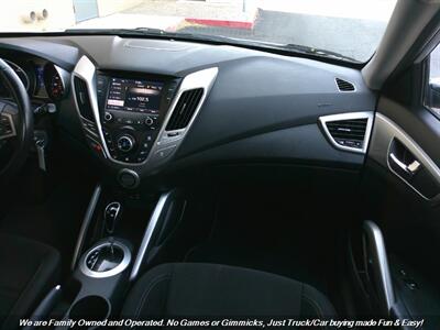 2017 Hyundai VELOSTER   - Photo 31 - Mesa, AZ 85202