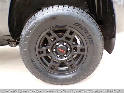2020 Toyota 4Runner SR5 4X4 - Photo 36 - Mesa, AZ 85202