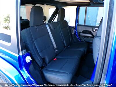 2018 Jeep Wrangler Unlimited Sahara   - Photo 19 - Mesa, AZ 85202