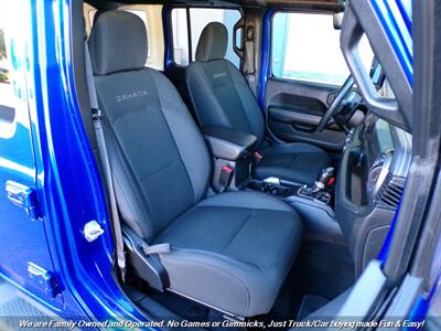 2018 Jeep Wrangler Unlimited Sahara   - Photo 23 - Mesa, AZ 85202