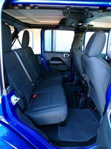 2018 Jeep Wrangler Unlimited Sahara   - Photo 21 - Mesa, AZ 85202