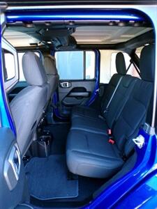 2018 Jeep Wrangler Unlimited Sahara   - Photo 17 - Mesa, AZ 85202