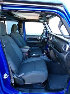 2018 Jeep Wrangler Unlimited Sahara   - Photo 24 - Mesa, AZ 85202