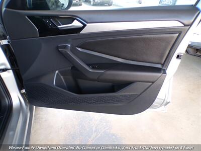 2021 Volkswagen Jetta R-Line - Photo 28 - Mesa, AZ 85202