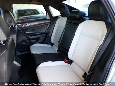 2021 Volkswagen Jetta R-Line - Photo 19 - Mesa, AZ 85202