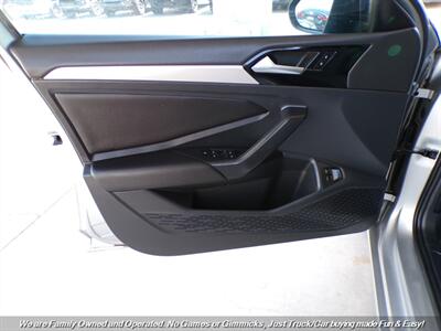 2021 Volkswagen Jetta R-Line - Photo 11 - Mesa, AZ 85202