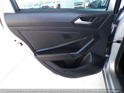 2021 Volkswagen Jetta R-Line - Photo 16 - Mesa, AZ 85202