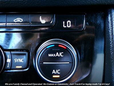 2021 Volkswagen Jetta R-Line - Photo 33 - Mesa, AZ 85202