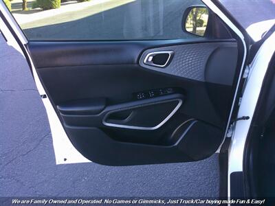 2020 Kia Soul LX - Photo 12 - Mesa, AZ 85202