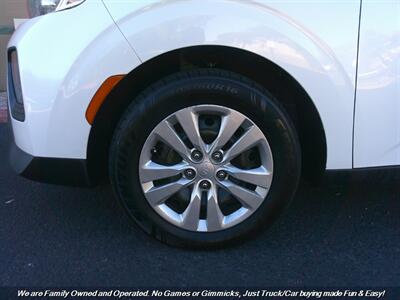 2020 Kia Soul LX - Photo 43 - Mesa, AZ 85202