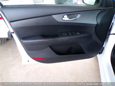 2021 Kia Forte LXS - Photo 11 - Mesa, AZ 85202