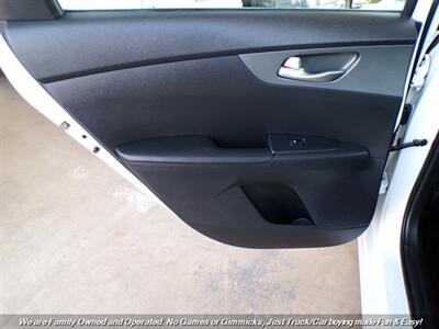 2021 Kia Forte LXS - Photo 16 - Mesa, AZ 85202