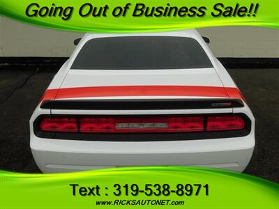 2014 Dodge Challenger SRT8 Core   - Photo 11 - Cedar Rapids, IA 52402