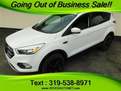 2018 Ford Escape SE   - Photo 2 - Cedar Rapids, IA 52402