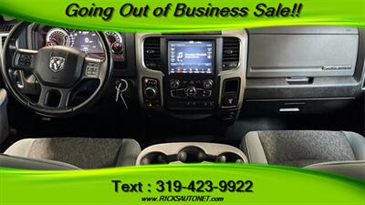 2019 RAM 1500 Big Horn  Crew Cab 4x4 - Photo 7 - Cedar Rapids, IA 52402