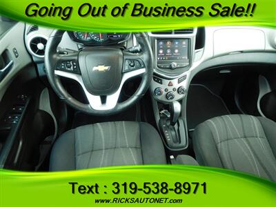 2020 Chevrolet Sonic LT   - Photo 11 - Cedar Rapids, IA 52402