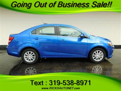 2020 Chevrolet Sonic LT   - Photo 5 - Cedar Rapids, IA 52402