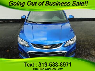 2020 Chevrolet Sonic LT   - Photo 3 - Cedar Rapids, IA 52402