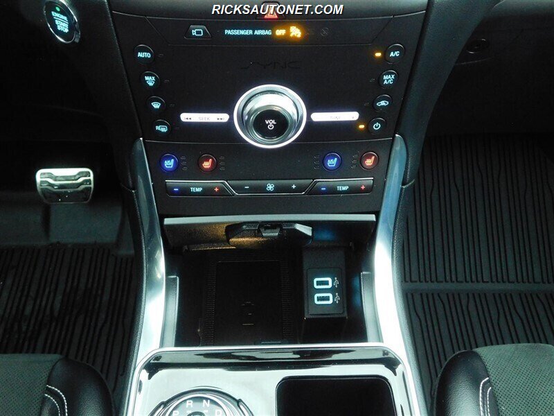 2019 Ford Edge ST - Photo 15