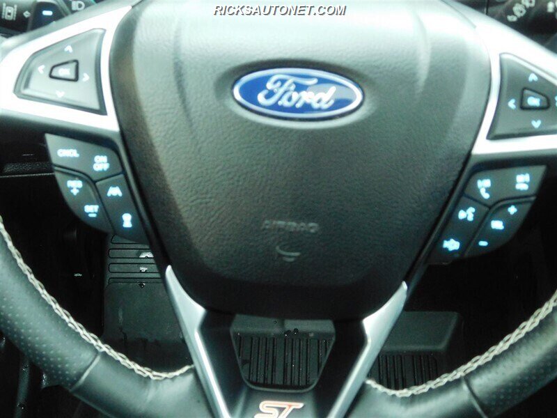 2019 Ford Edge ST - Photo 13