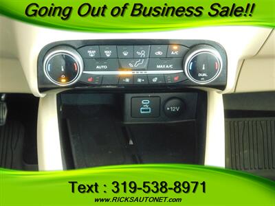 2022 Ford Escape SEL   - Photo 18 - Cedar Rapids, IA 52402