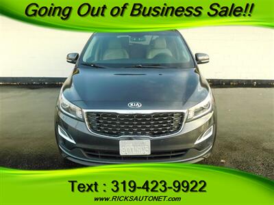 2020 Kia Sedona LX   - Photo 3 - Cedar Rapids, IA 52402