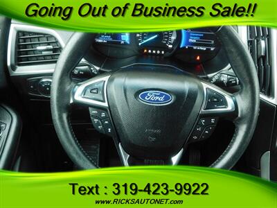 2021 Ford Edge SEL   - Photo 8 - Cedar Rapids, IA 52402