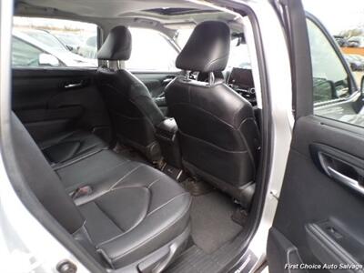2023 Toyota Highlander XLE   - Photo 7 - Woodbridge, ON L4L 8L6