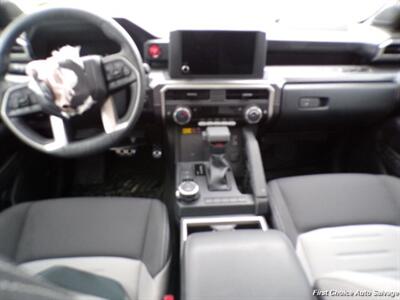 2024 Toyota Tacoma   - Photo 10 - Woodbridge, ON L4L 8L6