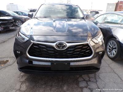 2022 Toyota Highlander XLE   - Photo 3 - Woodbridge, ON L4L 8L6