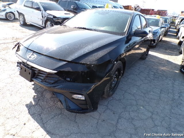 2026 Hyundai ELANTRA Preferred   - Photo 1 - Woodbridge, ON L4L 8L6