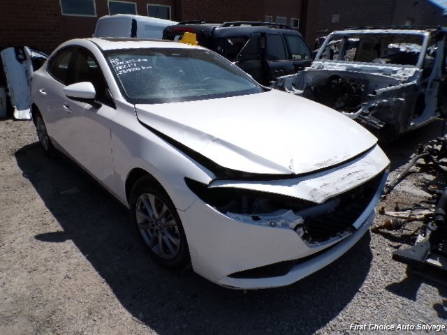 2025 Mazda Mazda3 Sedan   - Photo 1 - Woodbridge, ON L4L 8L6