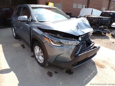 2024 Toyota Corolla Cross LE - Photo 2 - Woodbridge, ON L4L 8L6