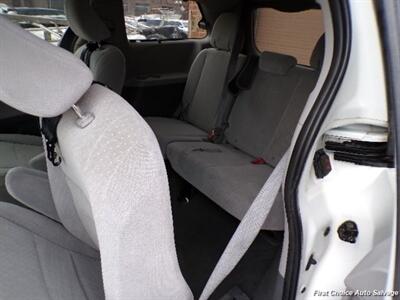 2020 Toyota Sienna LE 7-Passenger Auto - Photo 11 - Woodbridge, ON L4L 8L6