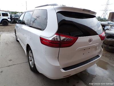 2020 Toyota Sienna LE 7-Passenger Auto - Photo 5 - Woodbridge, ON L4L 8L6
