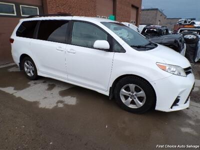2020 Toyota Sienna LE 7-Passenger Auto - Photo 3 - Woodbridge, ON L4L 8L6