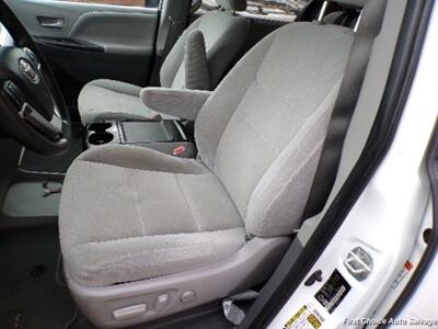 2020 Toyota Sienna LE 7-Passenger Auto - Photo 9 - Woodbridge, ON L4L 8L6